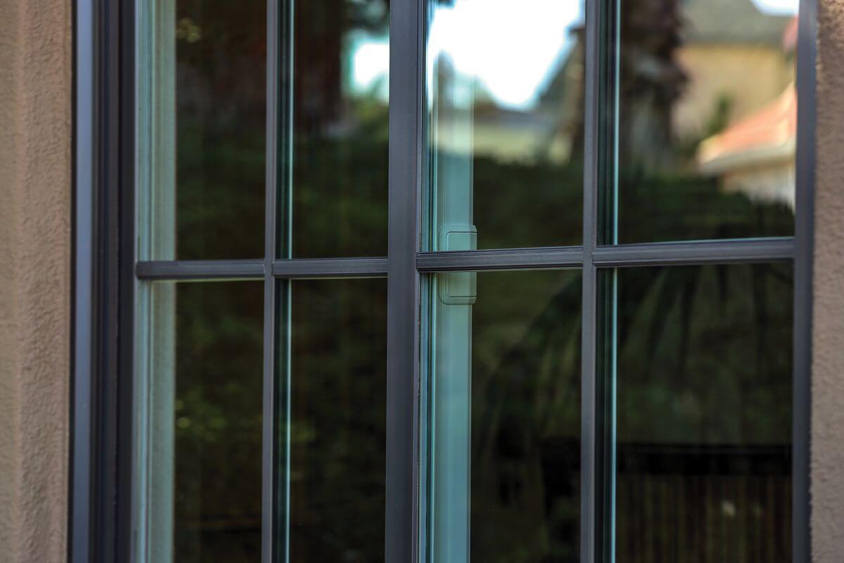 Tuscany Series horizontal slider with SDL grids in Bronze 1